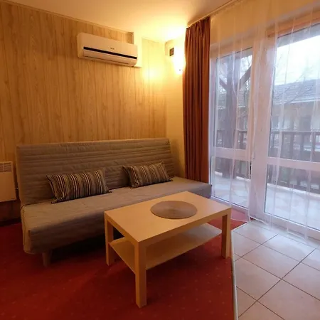 Апартаменты Patio I Нехоже